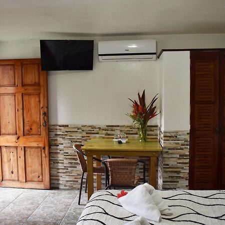 Hotel Quepos Paraiso Exterior photo